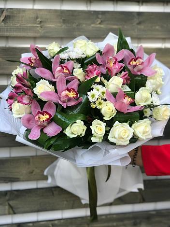Букет цветов из: Розы и Хризантемы в Приладожский