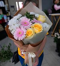 Букет цветов из:  Герберы, Розы и Хризантемы в Приладожский