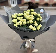 Букет Белые кустовые розы Солинеро в Приладожский