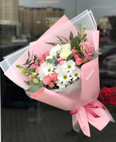Букет цветов из: Розы, Лизиантусы и Хризантемы в Приладожский